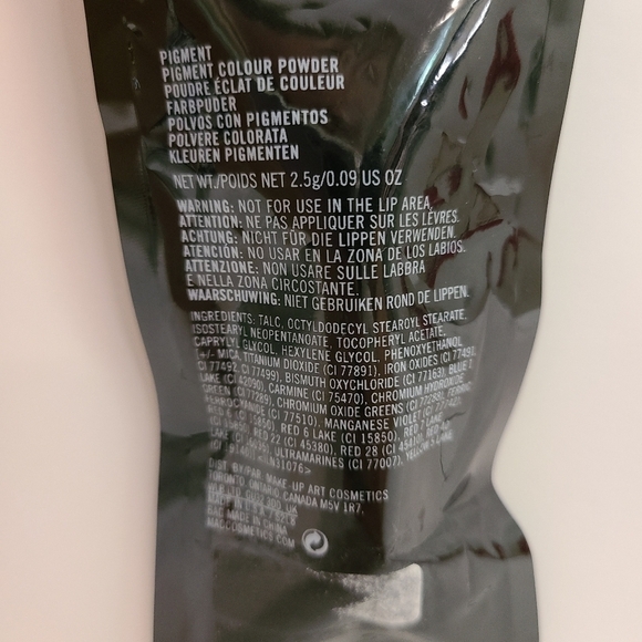 MAC Pigment Mini Loose Powder In Rich Purple - Picture 10 of 11